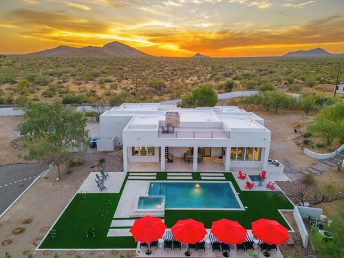 Gated Estate Near Troon N. Pool, Hot-tub, Pickleball, Frisbee Golf, Bar & Arcade