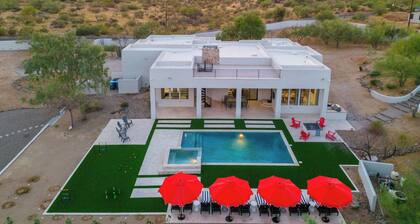 Gated Estate Near Troon N. Pool, Hot-tub, Pickleball, Frisbee Golf, Bar & Arcade