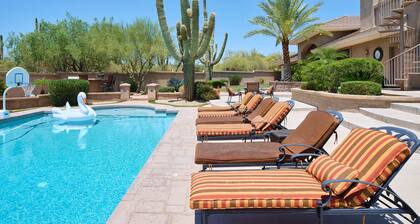 Valley View Villa - Private Pool - Hidden Bedroom