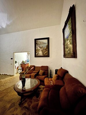 Smart-TV, DVD-Player, Videothek, Stereoanlage