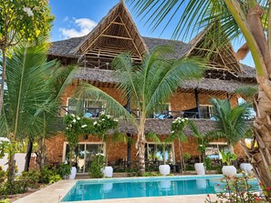숙박 시설 정면