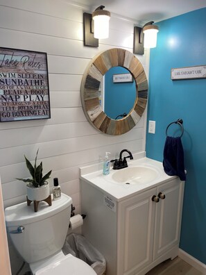 Shower, hair dryer, towels, toilet paper -  Beavercreek Bungalow at Lake Cumberland (Monticello)