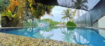 Terra Vascileia w/ garden and mini pool and basketball court along Tagaytay area