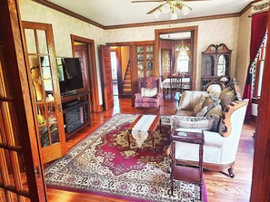 Smart TV, fireplace, books