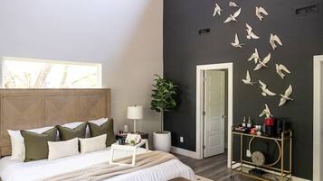 4 Schlafzimmer, Schreibtisch, Bügeleisen/Bügelbrett, Reisekinderbett