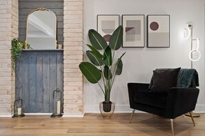 Interior - 6 Bedroom Modern Home near Riverwalk, AFB, and Airport with Parking (San Antonio)