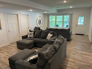 Smart-TV, Kamin, DVD-Player