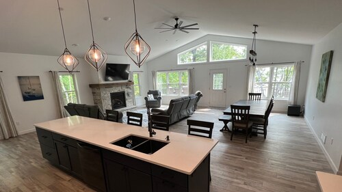 New Construction Lake House w/ Private Beach on Knife Lake w/ Pontoon Rental