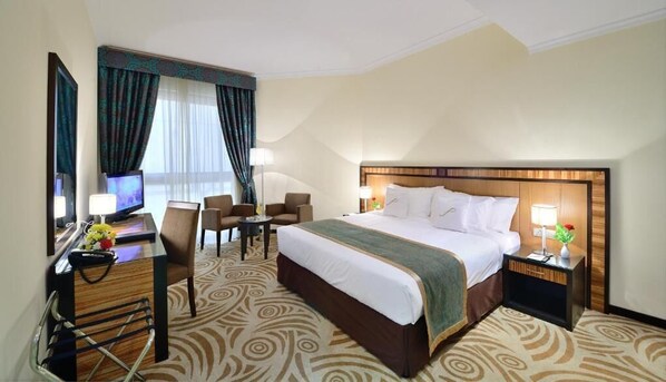 3 bedrooms, in-room safe, desk, iron/ironing board