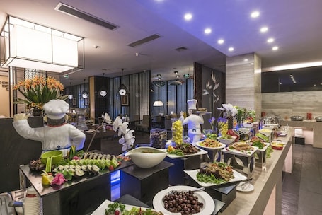 Desayuno buffet diario (CNY 30 por persona)