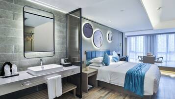 Down comforters, in-room safe, desk, laptop workspace