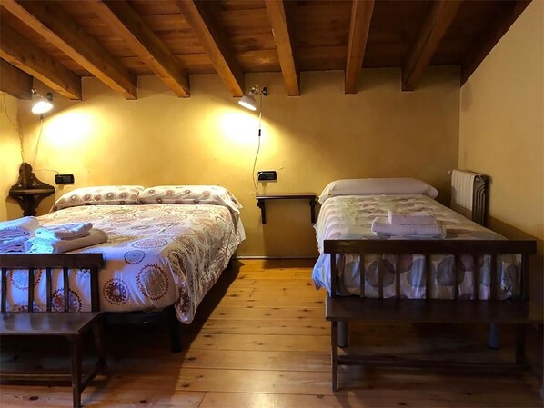 4 bedrooms, Internet, bed sheets