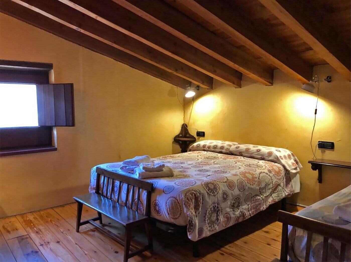 4 bedrooms, internet, bed sheets