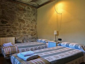 2 bedrooms, Internet, bed sheets