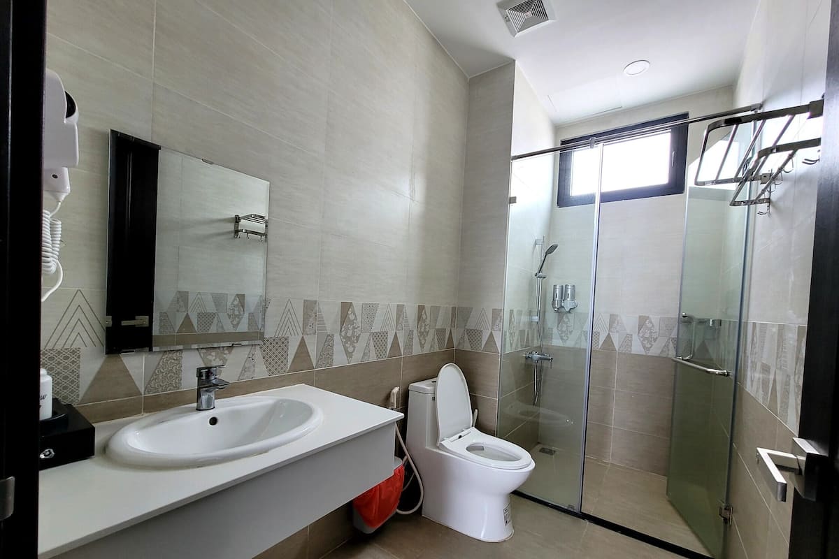 Standard Room | Premium bedding, minibar, in-room safe, desk