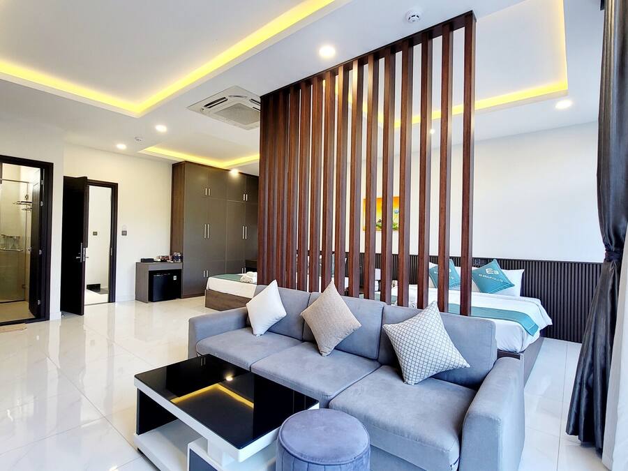 Family Room | Premium bedding, minibar, in-room safe, desk