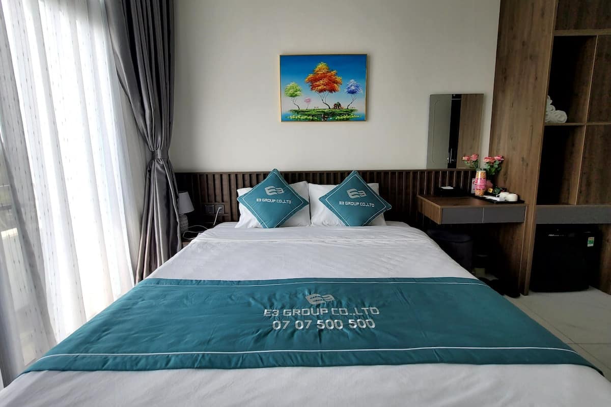 Rom – superior | Sengetøy av topp kvalitet, minibar, safe på rommet og skrivebord