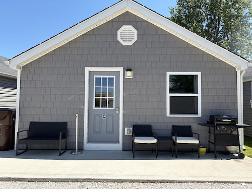 Modern Family Retreat Near Lake & Wineries