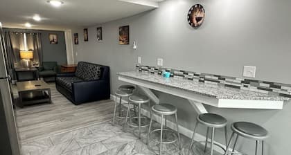 Modern Family Retreat Near Lake & Wineries