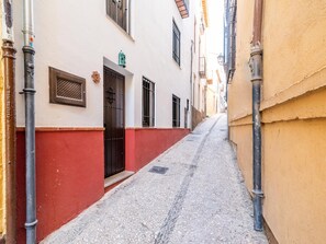 Exterior detail - Suites Horno del Oro - Paseo de los Tristes 2 (Granada)