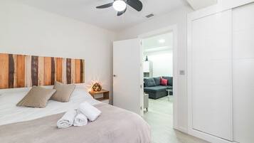 2 dormitorios, tabla de planchar con plancha, Internet y ropa de cama