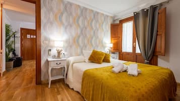 2 bedrooms, iron/ironing board, Internet, bed sheets