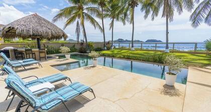 Villa Elysian Beachfront Luna Studio Sleeps 4