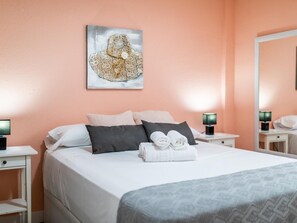 2 bedrooms, iron/ironing board, Internet