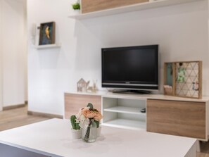 Interior - Apartment in a restored mansion in Granada. (Granada)