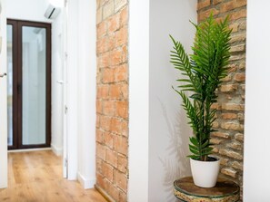 Interior - Beautiful recently renovated apartment in the center of Granada. (Granada)