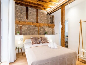 2 chambres, fer et planche à repasser, accès à Internet, literie fournie