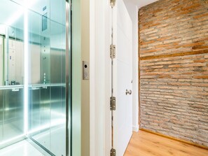 Interior - Beautiful recently renovated apartment in the center of Granada. (Granada)