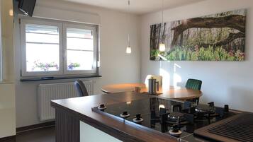 Kühlschrank, Ofen, Herdplatte, Geschirrspüler