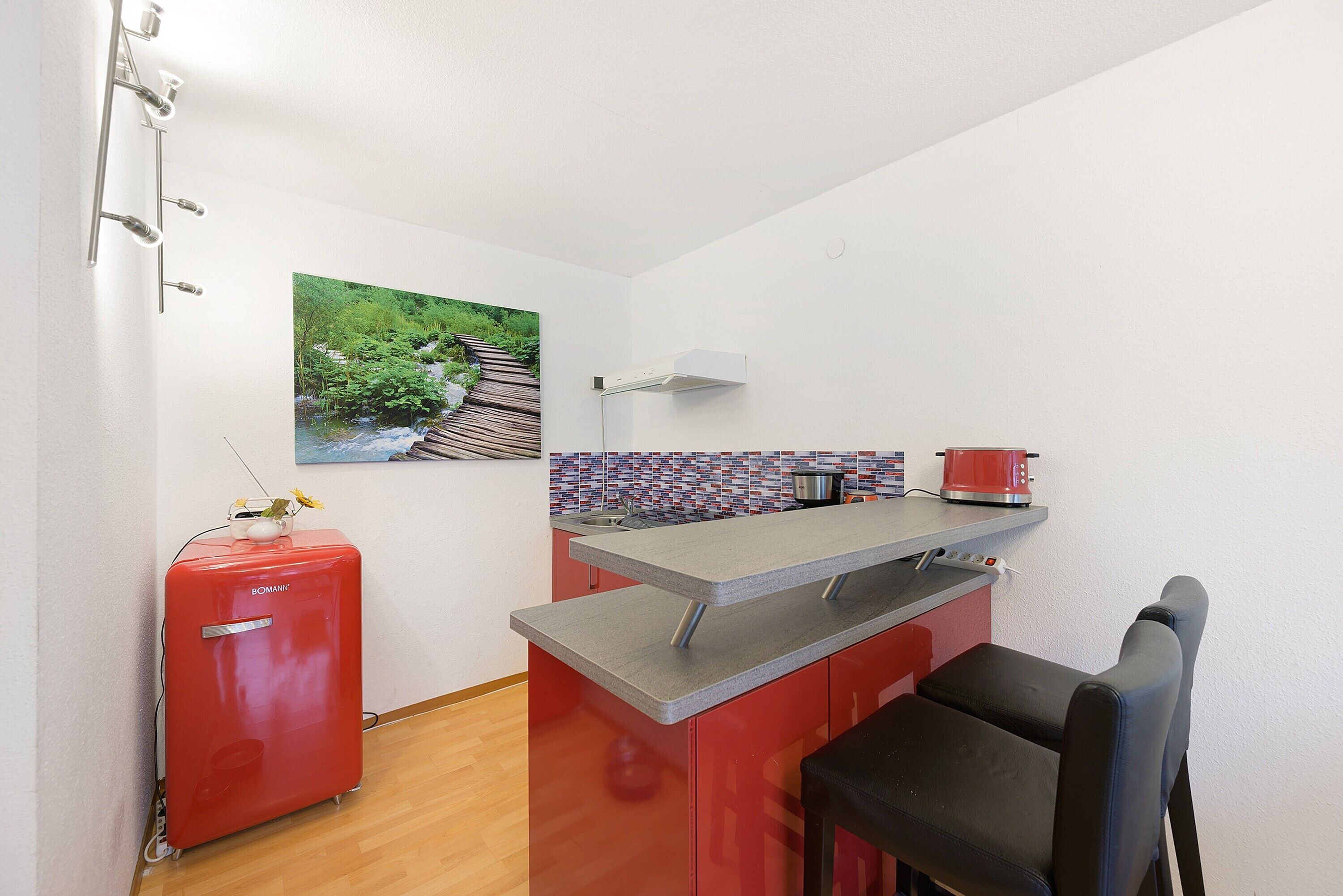 Refrigerador, placa de cocina, lavavajillas, cafetera/tetera