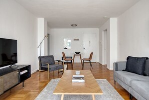 Télévision, chaîne hi-fi