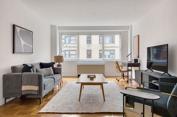 Télévision, chaîne hi-fi