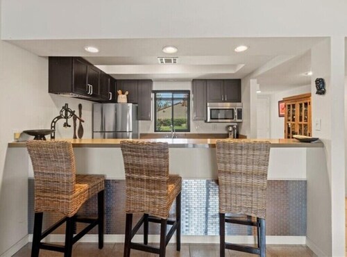 NEW! Peaceful Waterfront Getaway (pet-friendly)