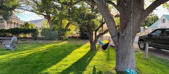 Ravens Roost: Family Farmhouse by Capitol Reef