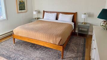 2 chambres, bureau, fer et planche Ă repasser, lit parapluie