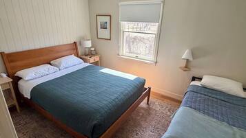 2 camere, una scrivania, ferro/asse da stiro, culla da viaggio