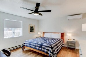 2 bedrooms, desk, iron/ironing board, travel crib