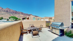 屋外ダイニングエリア