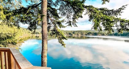 Salish Sunset Cabin/Oceanfront in Private Forest