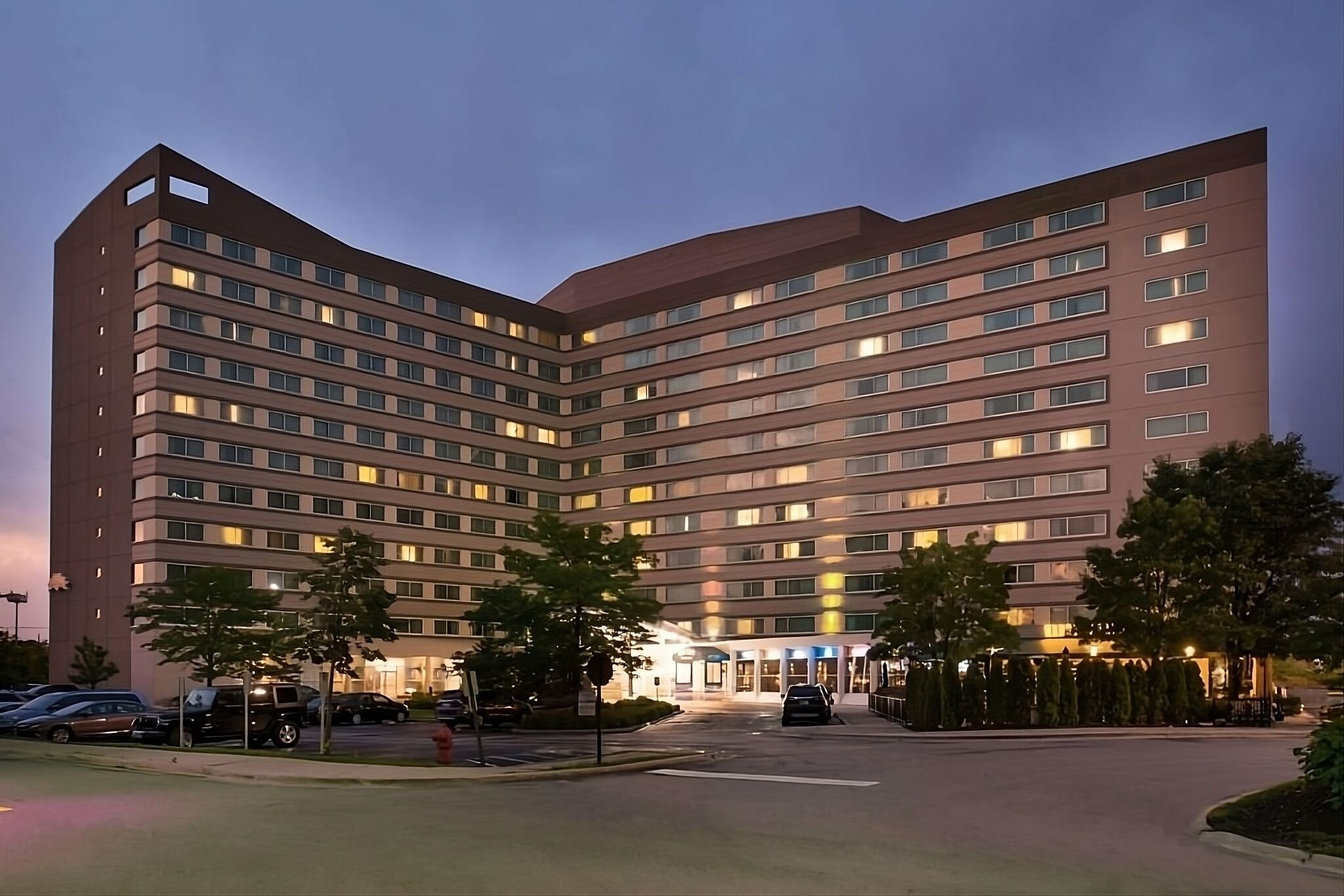 Best Value, Quality Stay! Pets are Allowed, With Onsite Parking!