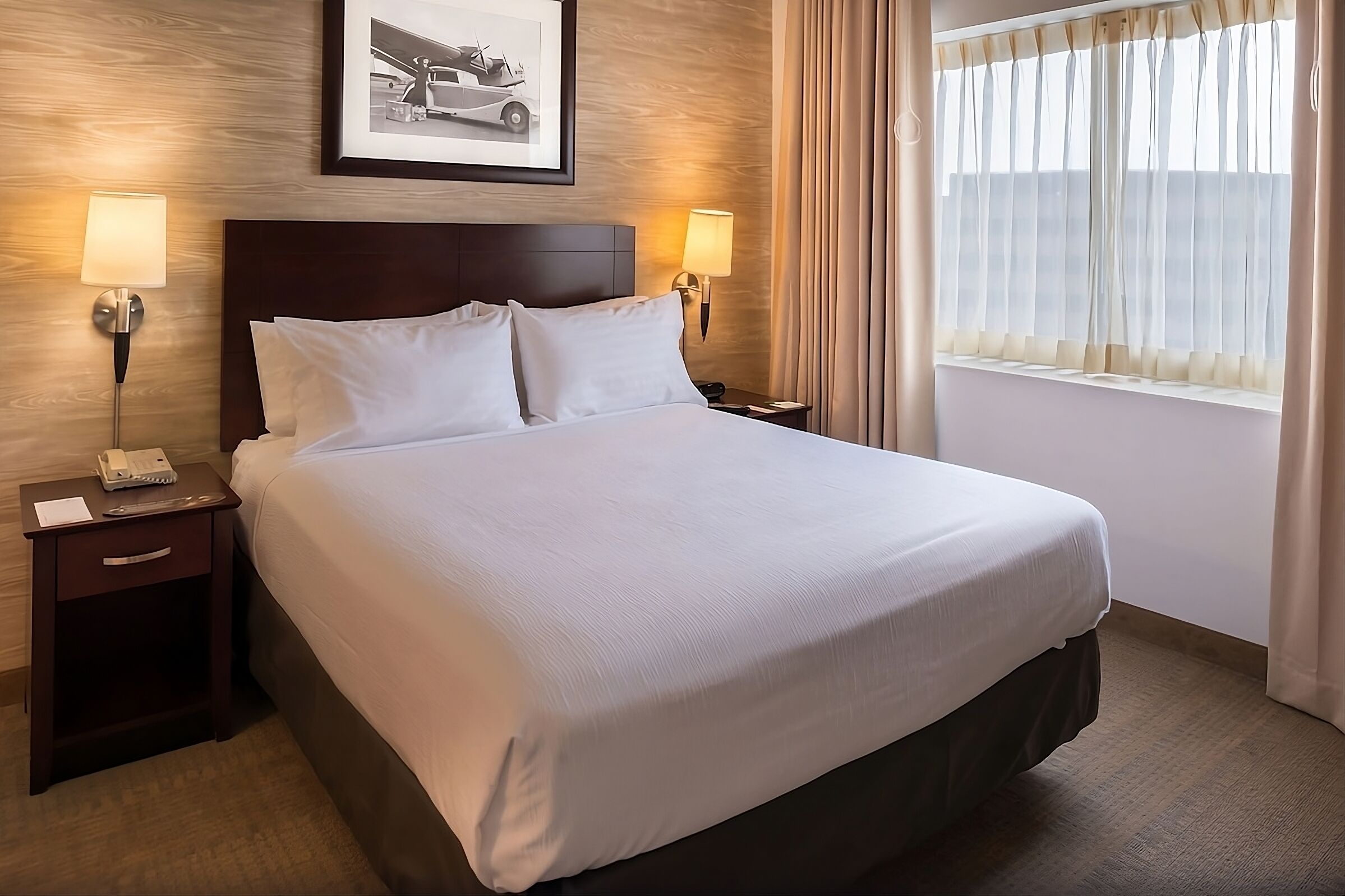 Comfortable Stay, Convenient Location! With Complimentary Airport Shuttle!