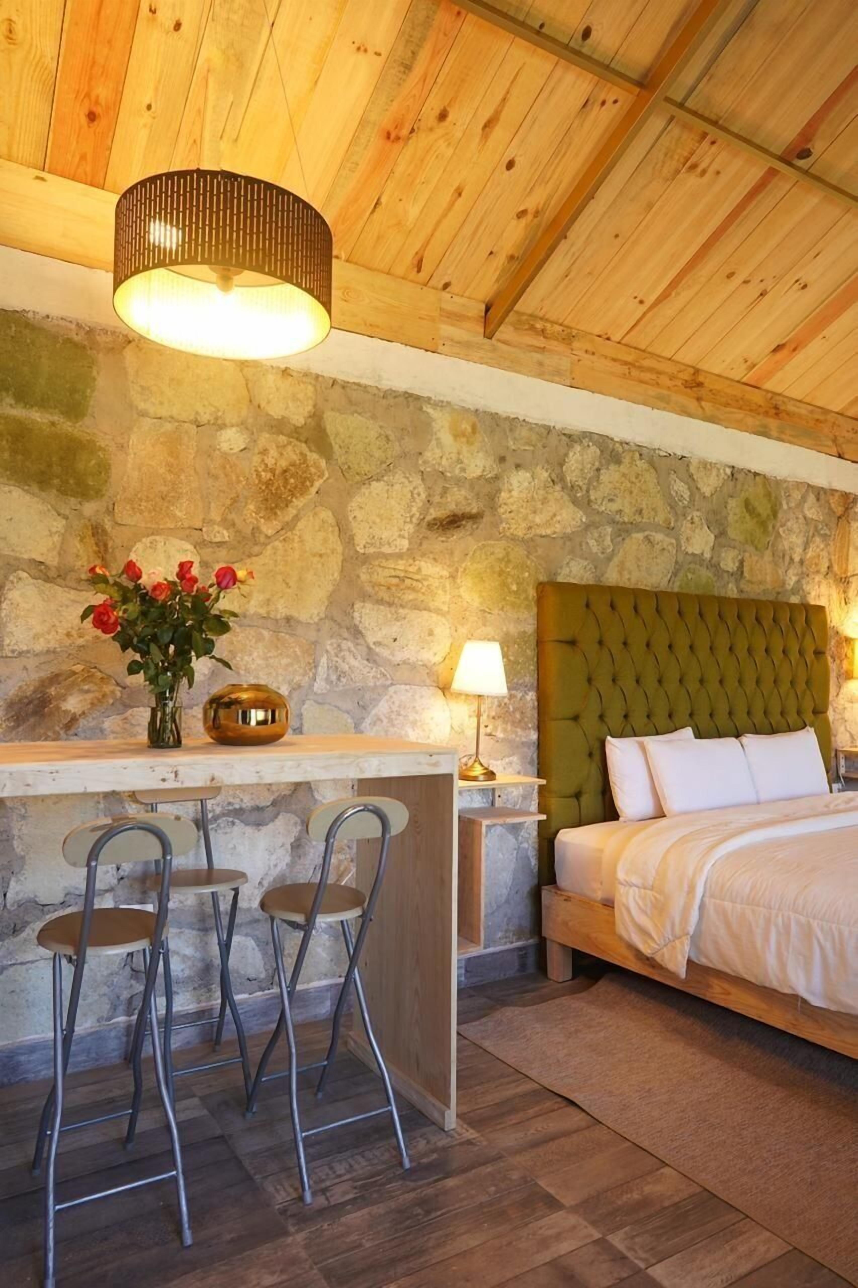 Cabin | 1 bedroom, desk, blackout drapes, iron/ironing board