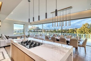 Presidential Suite | Private kitchen | Espresso maker, coffee/tea maker, electric kettle, high chair - The One Acropolis (Athens)