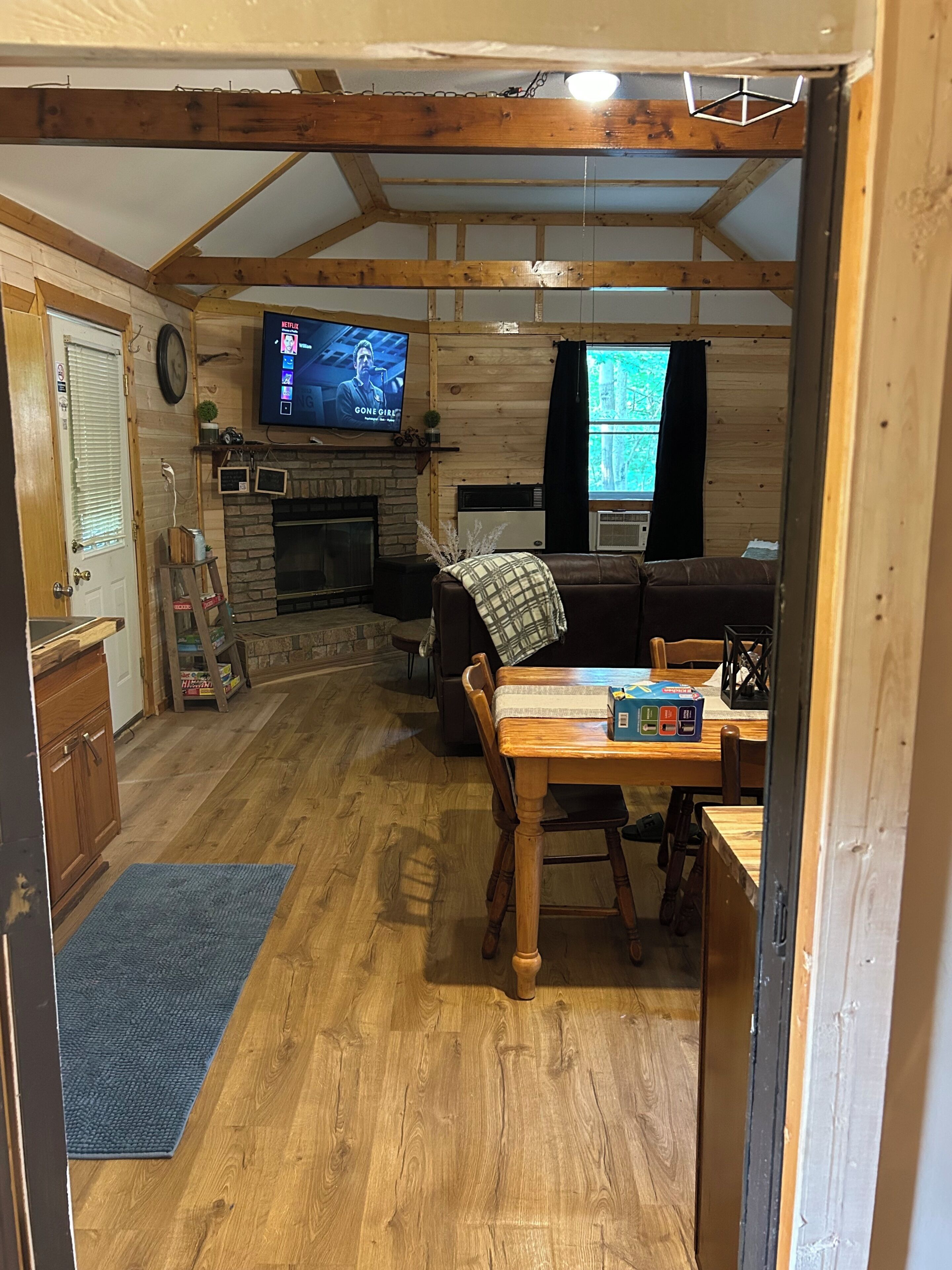 Smart-TV, Kamin, Videospiele