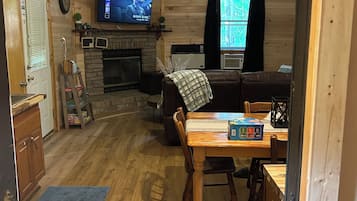 Smart-TV, Kamin, Videospiele
