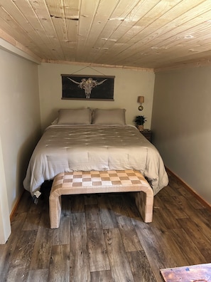 1 bedroom, iron/ironing board, WiFi, bed sheets